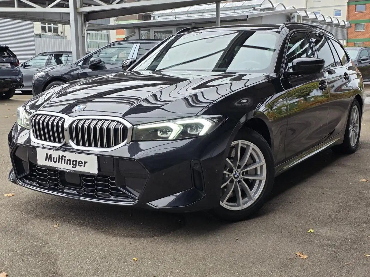 BMW 330 i T. xDr. M Sport HUD ACC SurrView Lenkh. AHK Noir - 2