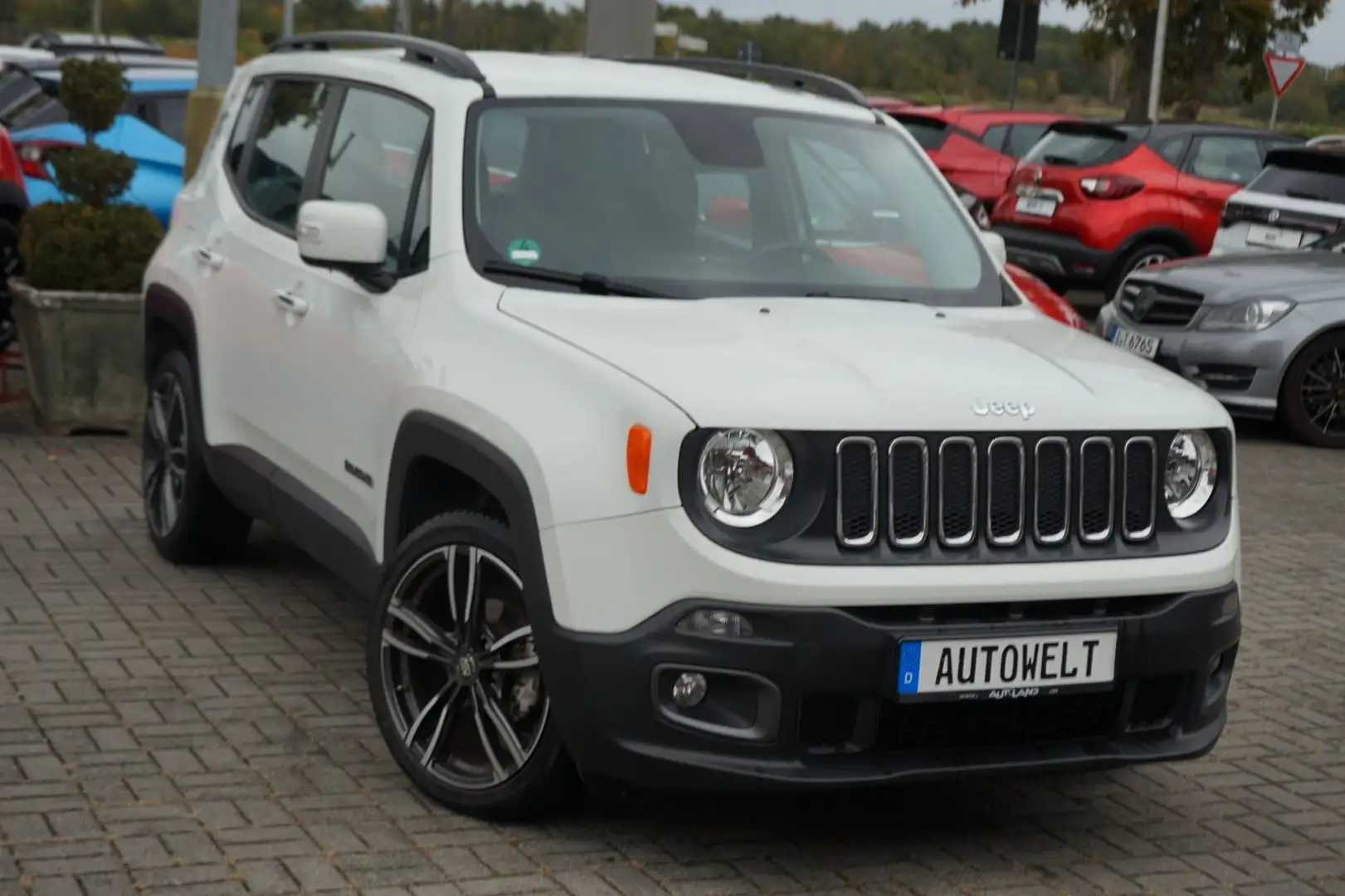 Jeep Renegade 1.4 MultiAir 103kW B Longitude 4x2 DCT Weiß - 2