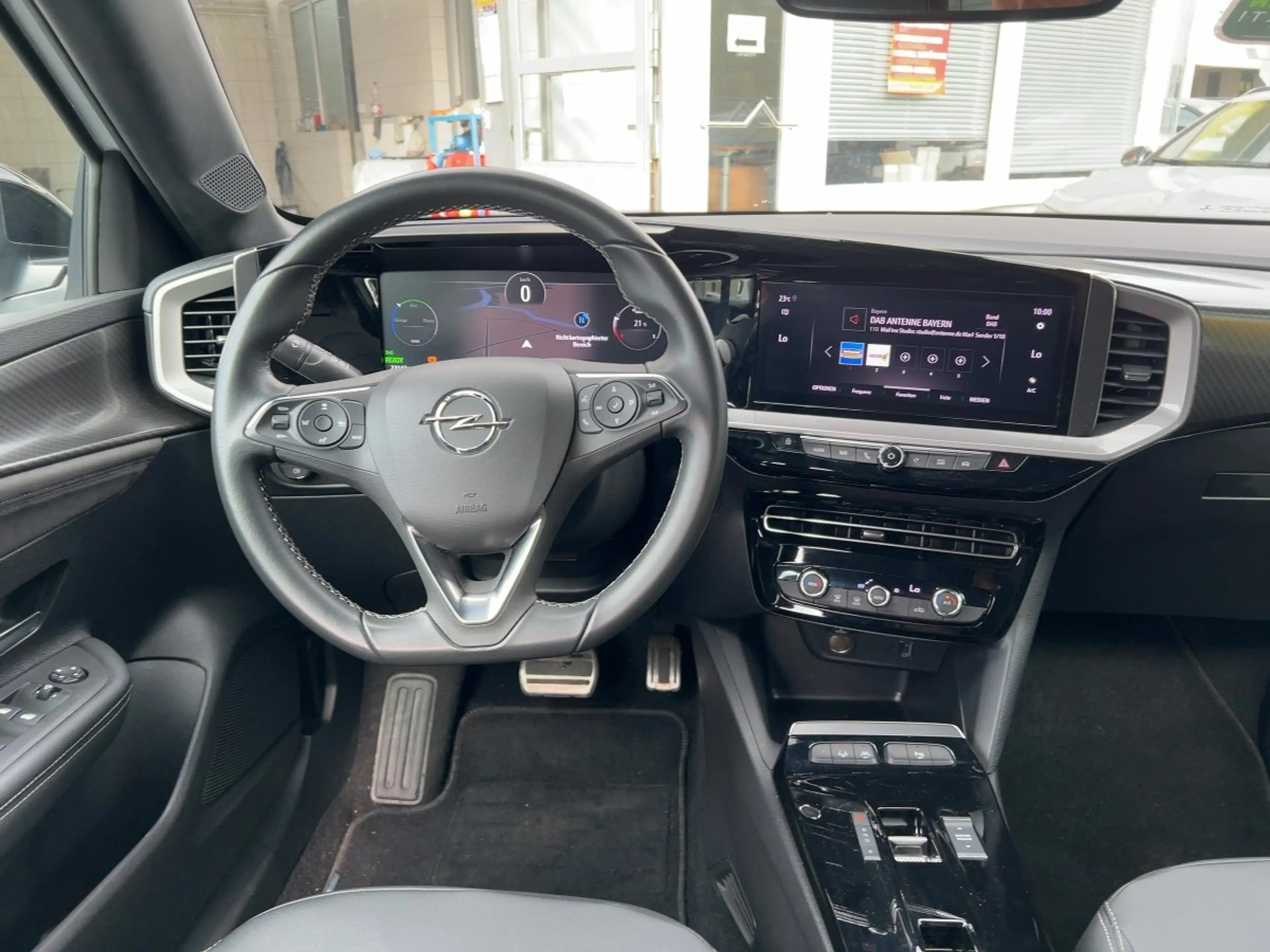 Opel Mokka-E Mokka e Ultimate Alcantara+LED+Navi+Kam.+KeyLess — photo 11