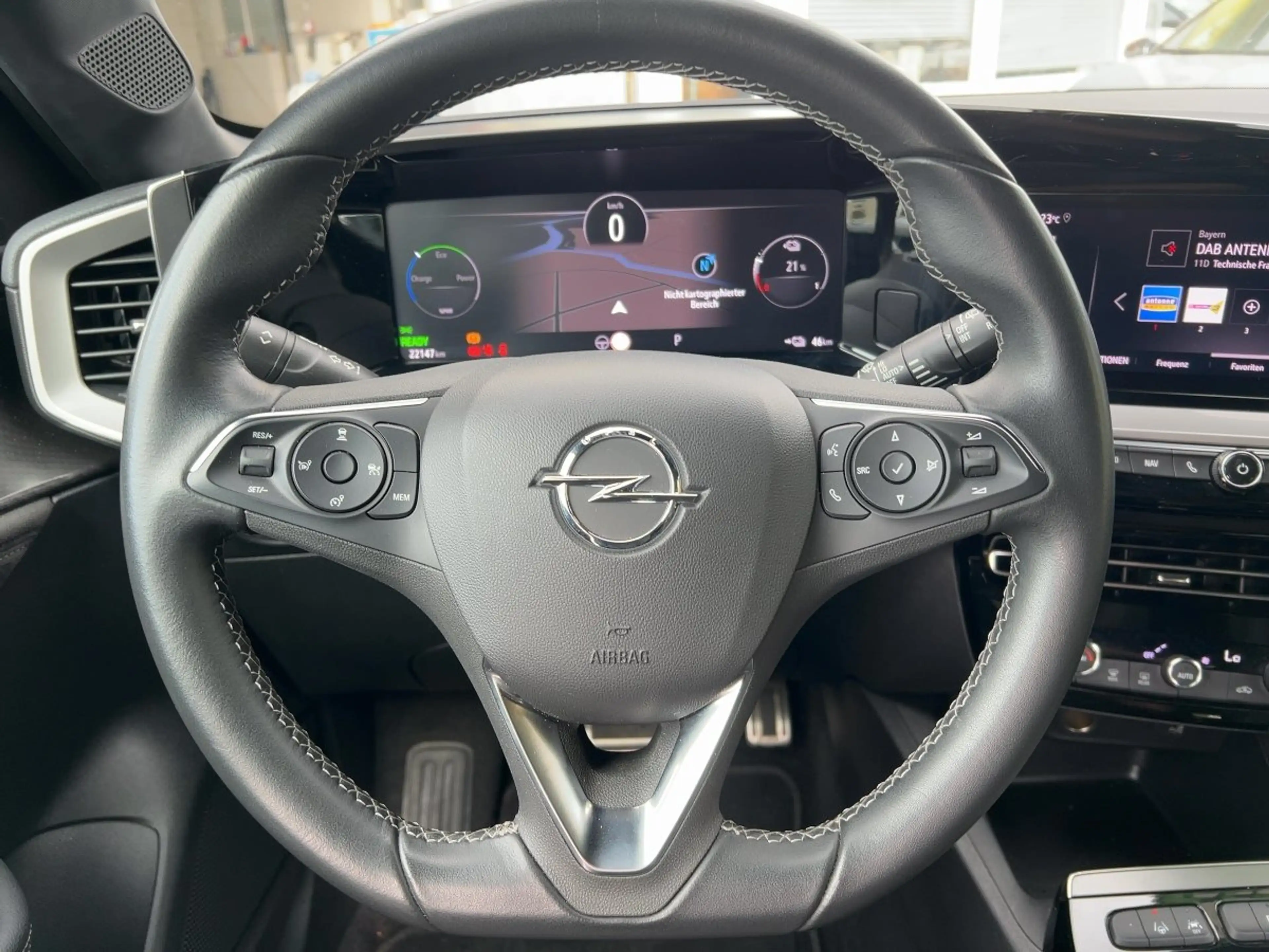 Opel Mokka-E Mokka e Ultimate Alcantara+LED+Navi+Kam.+KeyLess — photo 12
