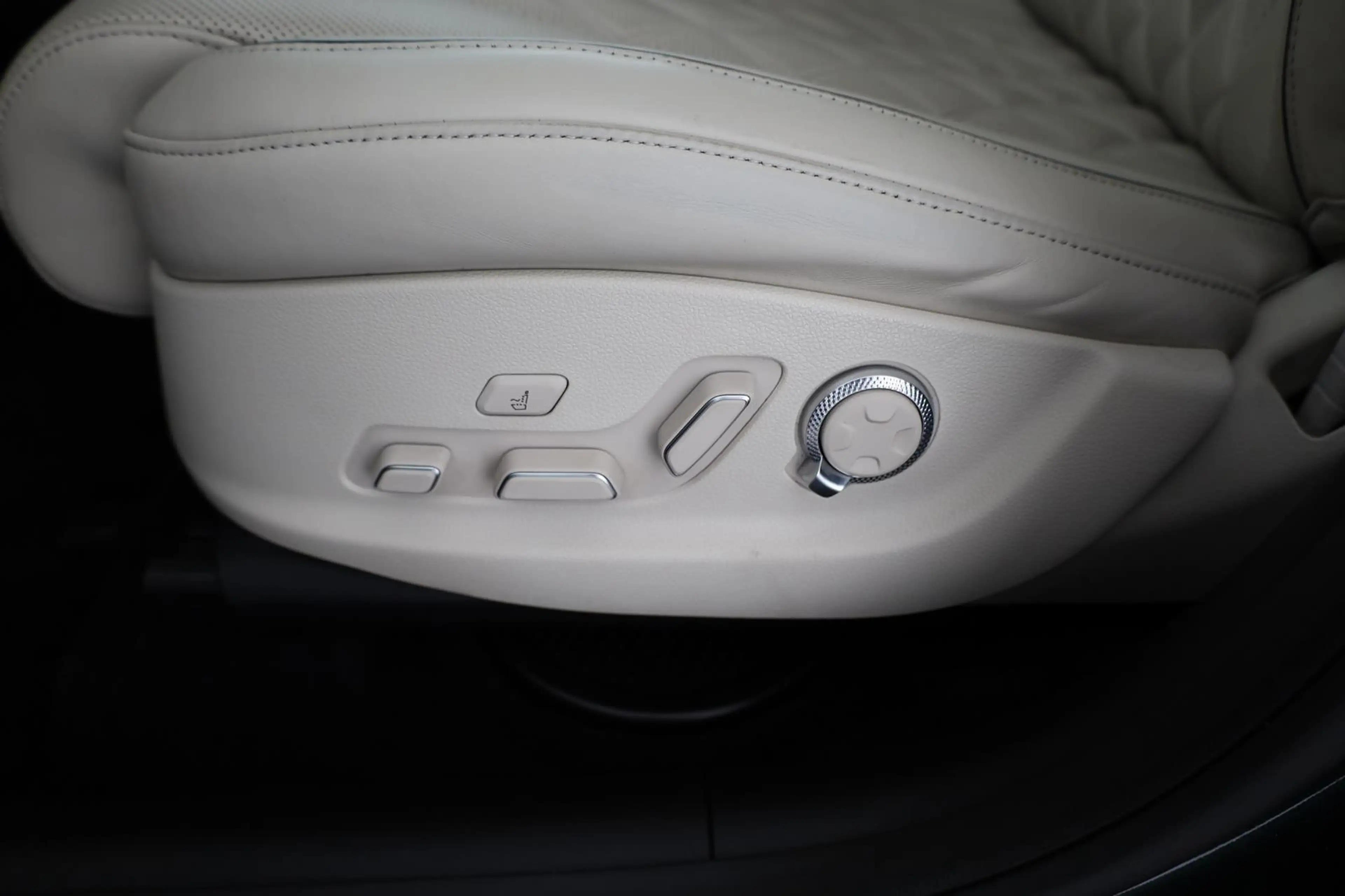 Genesis GV80 2.5 AT 4WD Luxus Plus, VOLLAUSSTATTUNG — photo 12