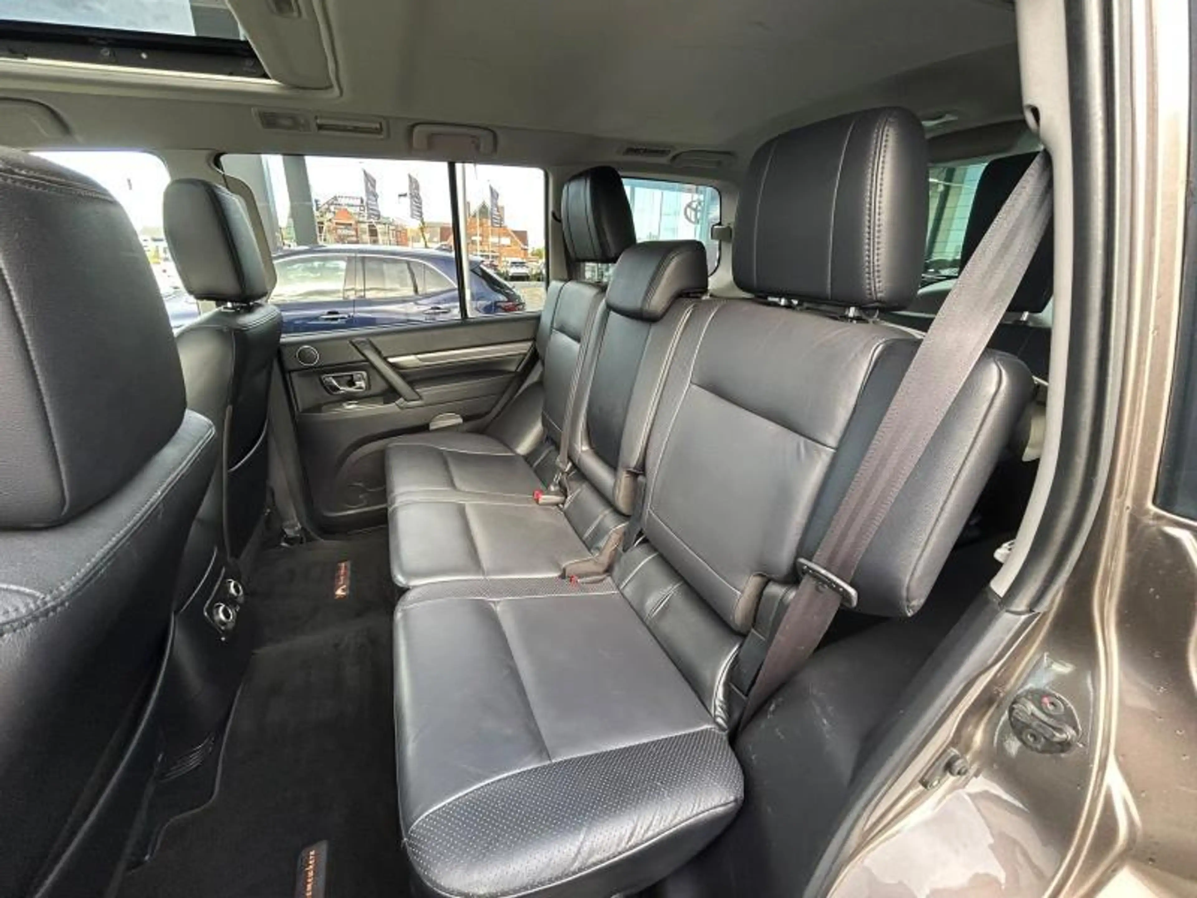 Mitsubishi Pajero 3.2D 5AT INSTYLE — photo 12