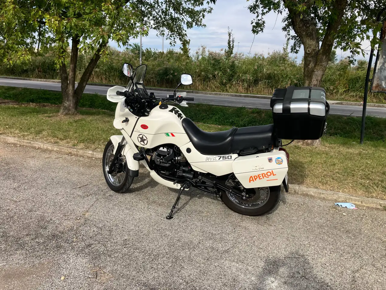 Moto Guzzi NTX 750