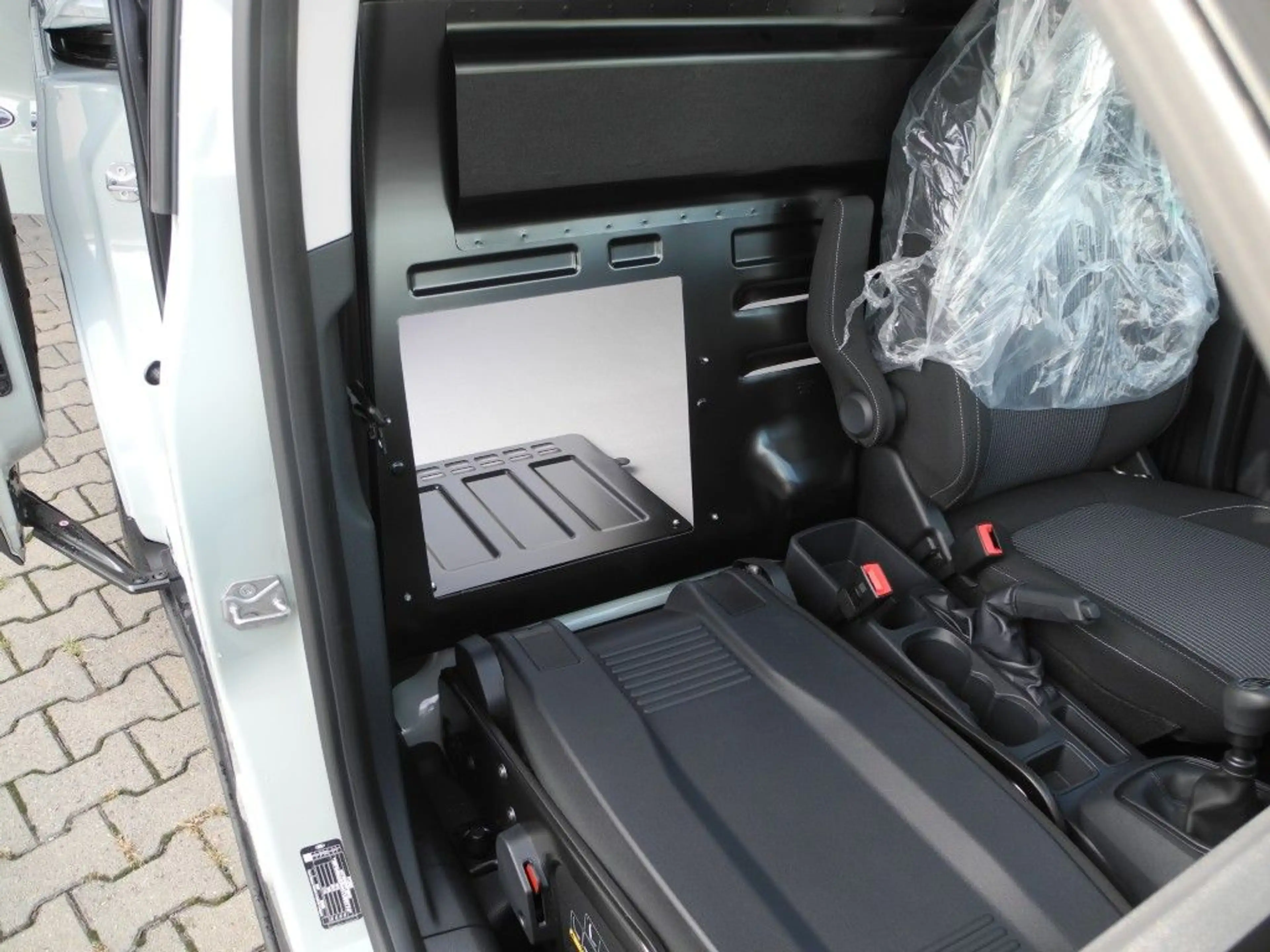 Ford Transit Courier 1,0 l Trend - Tempo, Kamera, PDC, Allw., Sitzh. — photo 9