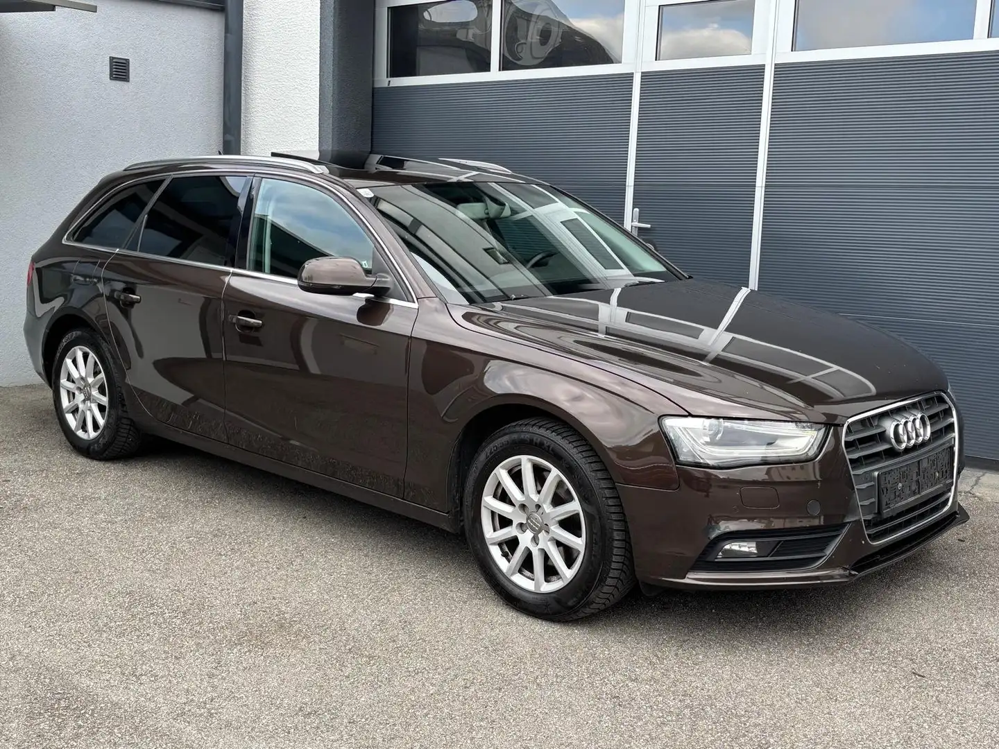 Audi A4 Attraction *XENON*NAVI*LEDER*PANORAMA* Marrone - 2