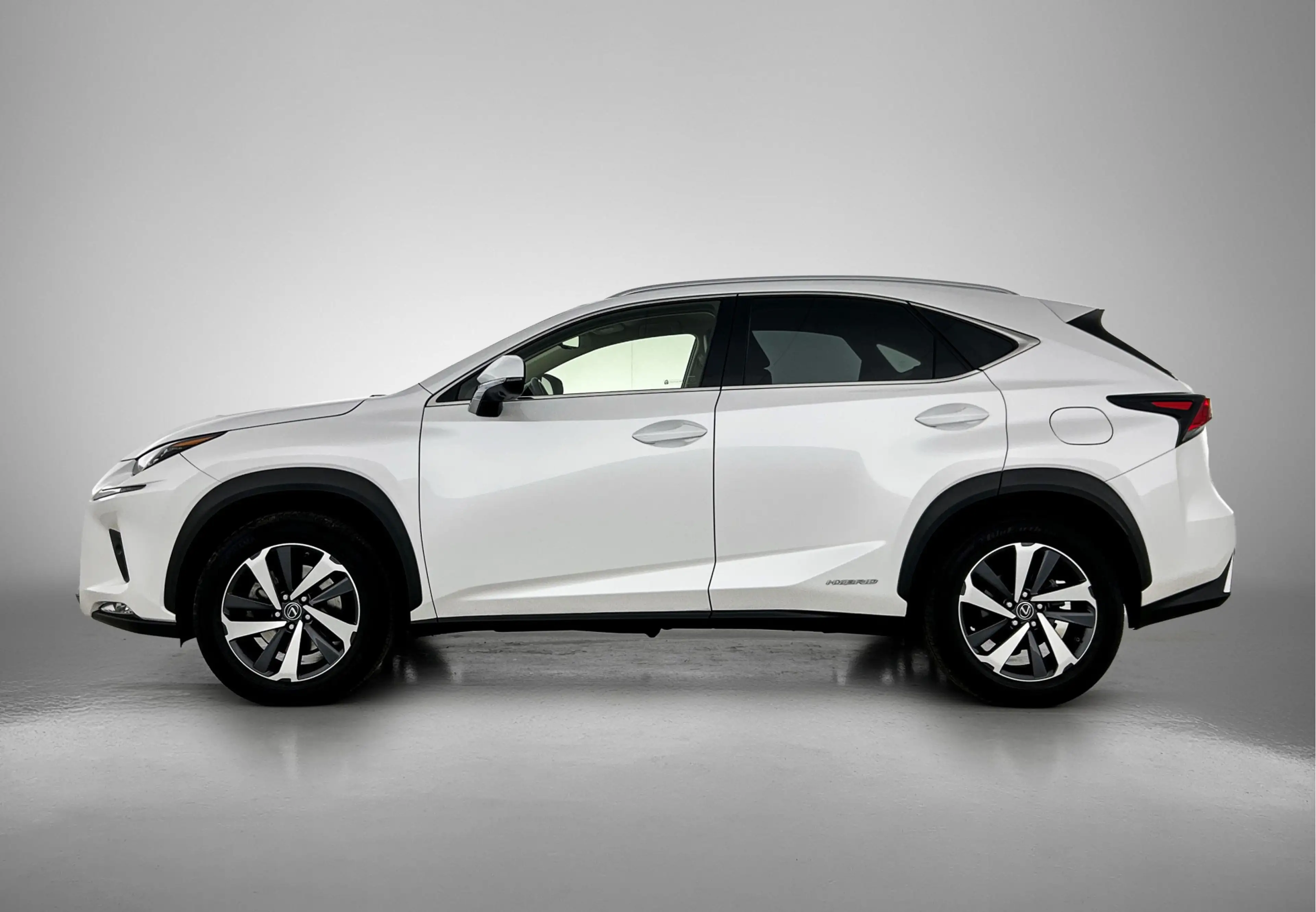 Lexus NX 300h AWD President Line | Mark Levinson Premium Surroun — photo 3