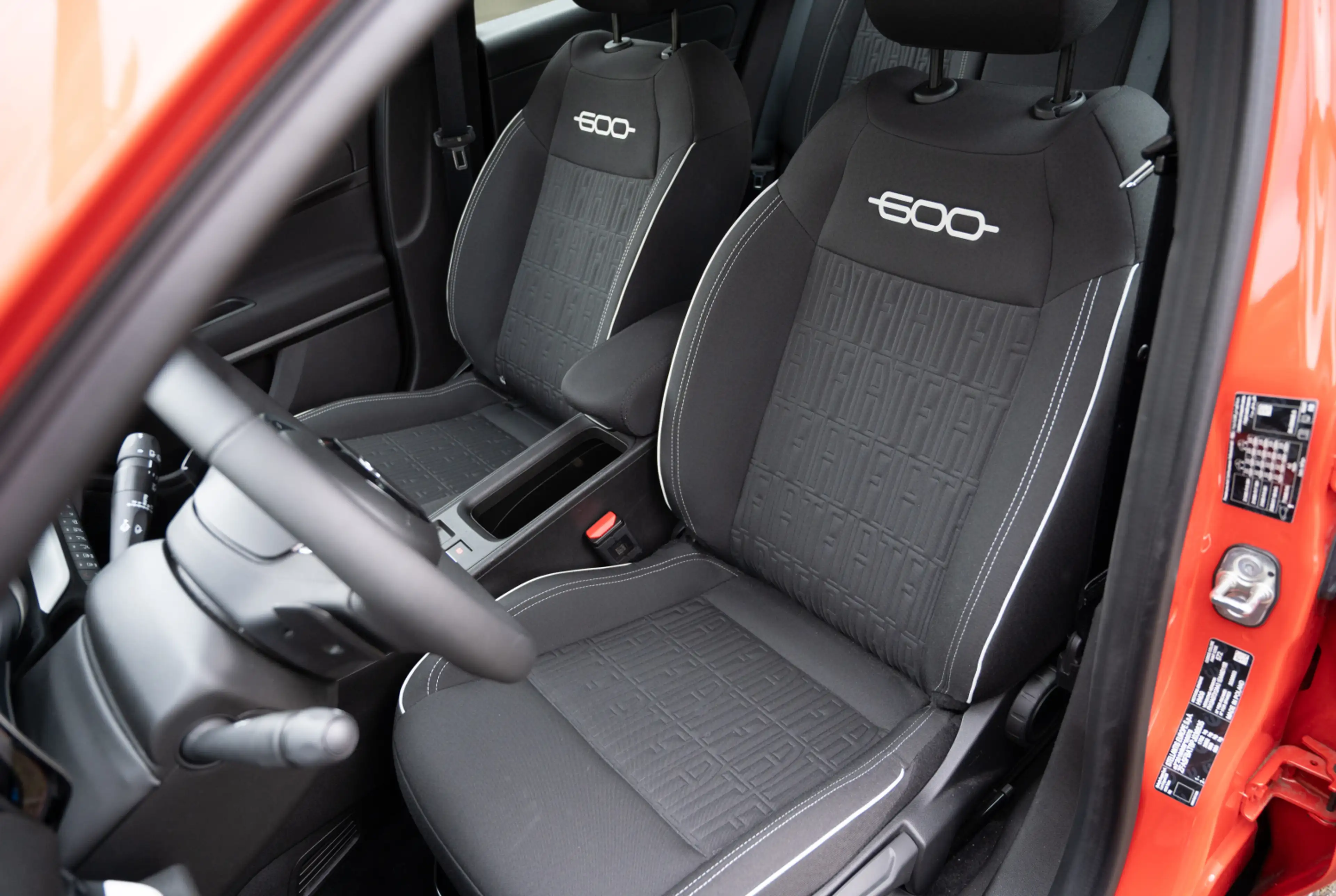 Fiat 600 Hybrid 125-Jahre-Edition 1.2 100PS DCT *NAVI*SHZ* *INVENTUR-SALE* — photo 7
