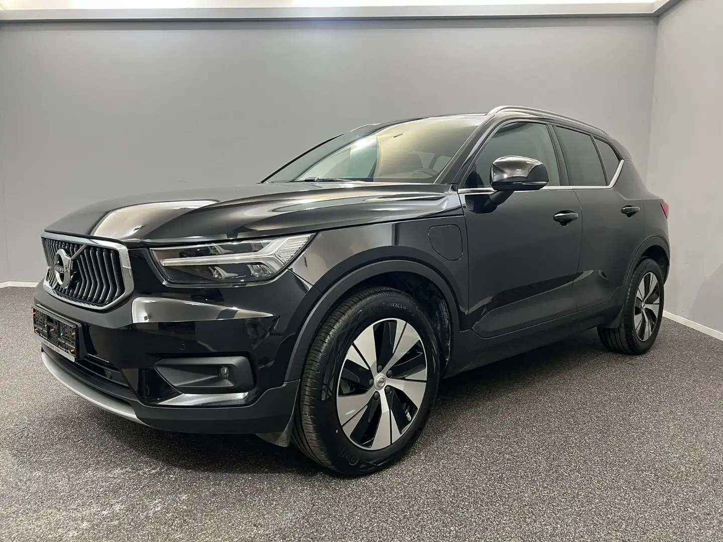 Volvo XC40 T4 Recharge Inscription ACC*AHK*SENSUS*LED Schwarz - 1