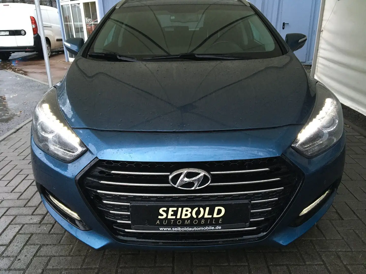Hyundai i40 1.7 CRDi 104kW blue Premium/60Tkm/Autom/Navi Niebieski - 2