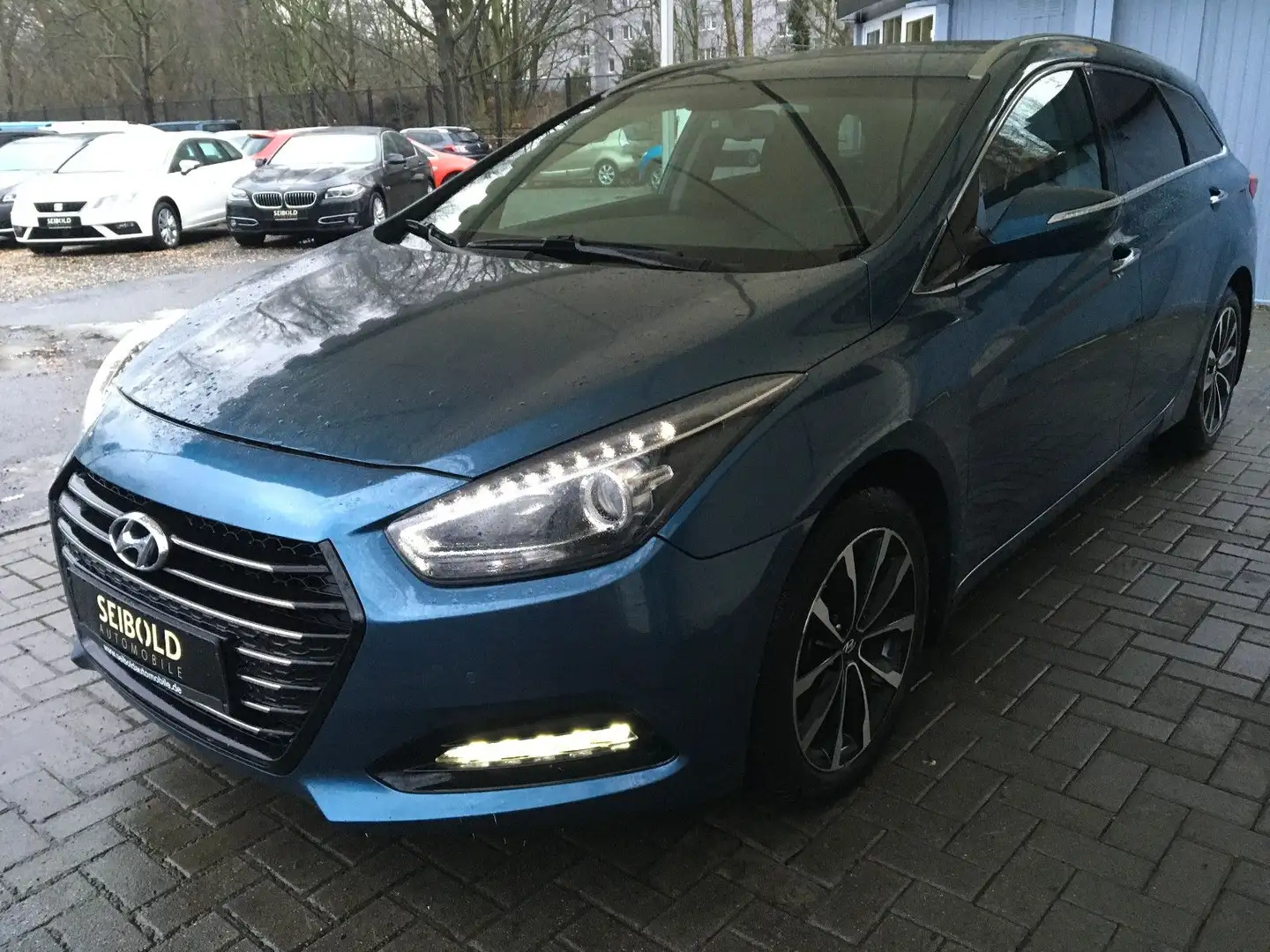 Hyundai i40 1.7 CRDi 104kW blue Premium/60Tkm/Autom/Navi Niebieski - 1