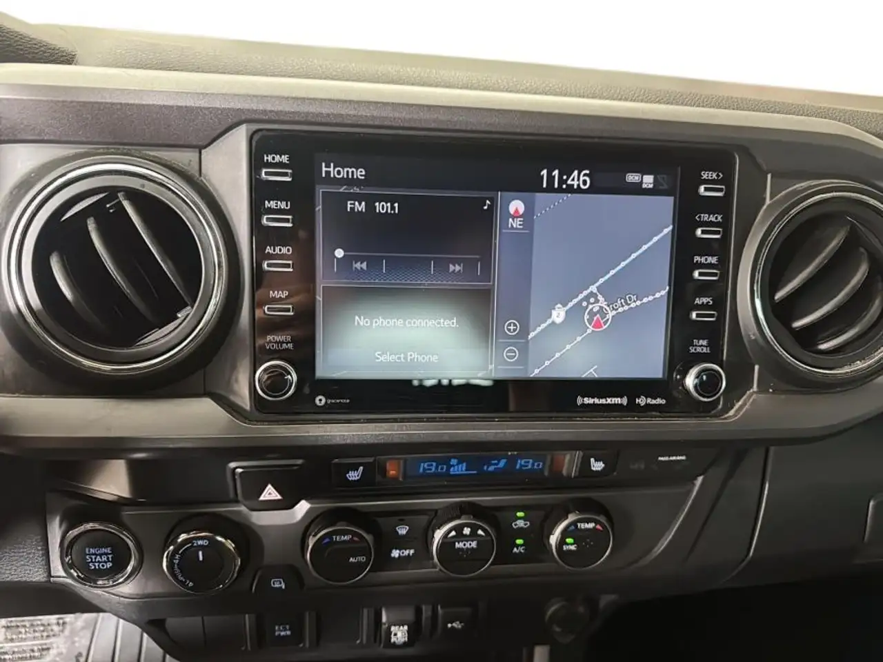Toyota Tacoma снимка Toyota Tacoma