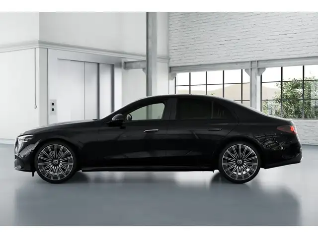 Mercedes-Benz E-Class view 4