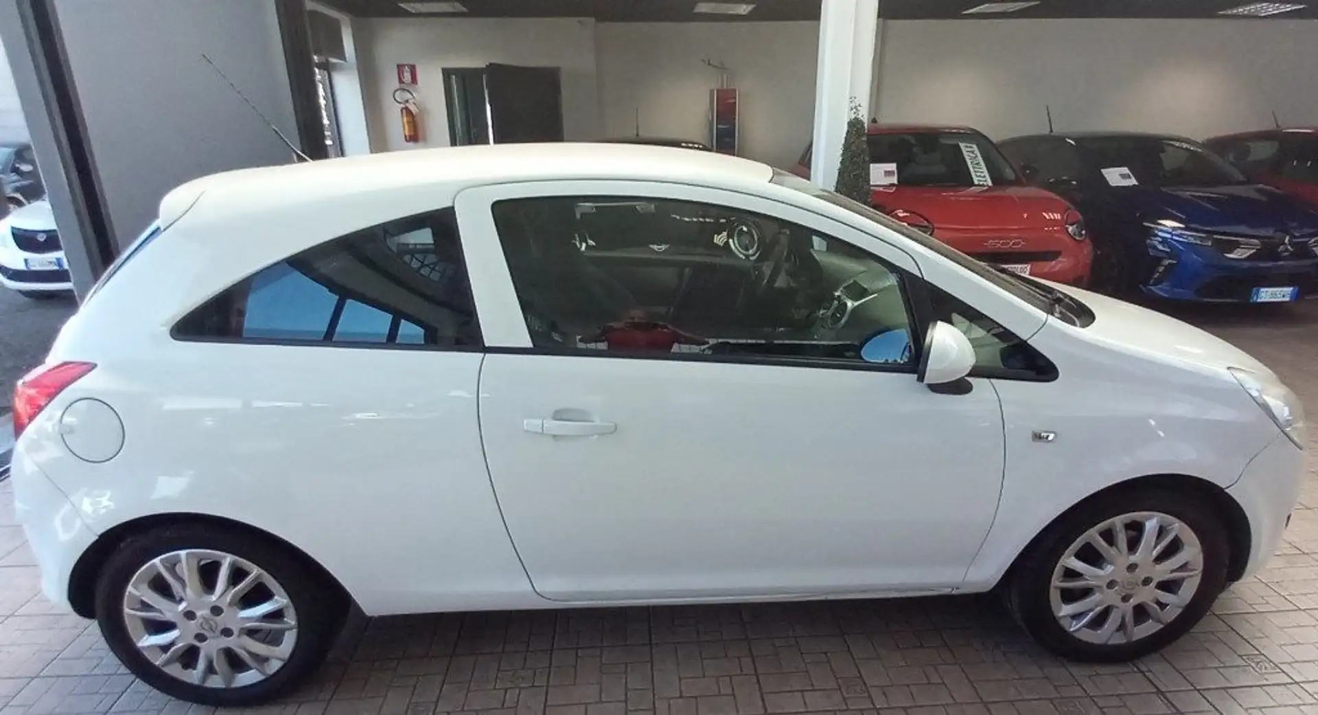 Opel Corsa 1.2 80CV 3 porte GPL-TECH Club Bianco - 2