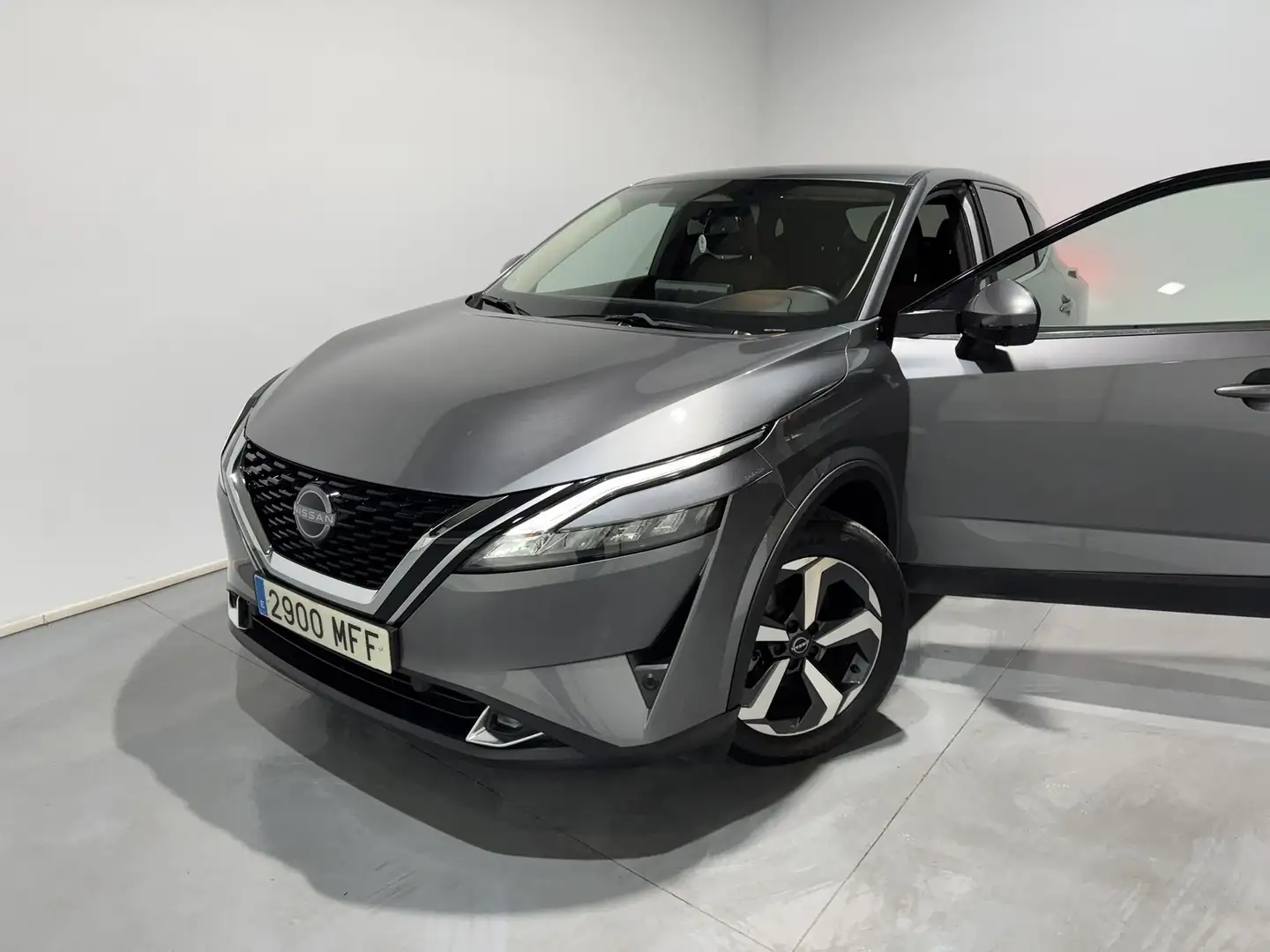 Nissan Qashqai 1.3 DIG-T mHEV 12V N-Connecta 4x2 Aut. 116kW Gris - 2