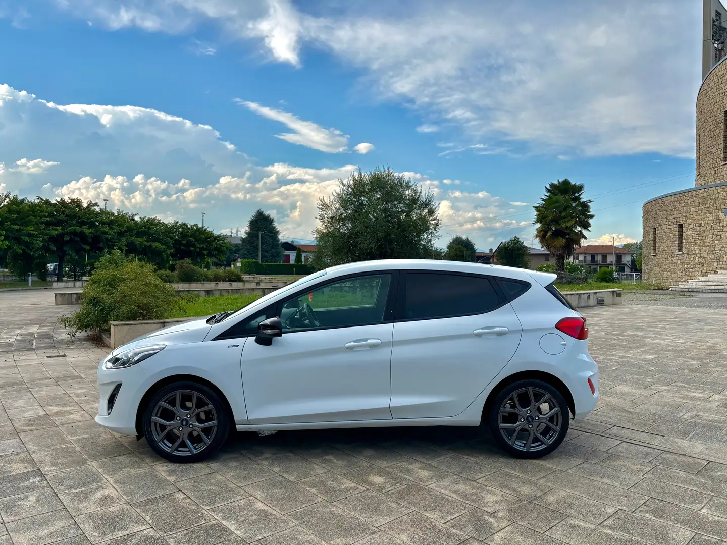Ford Fiesta 1.5 ECOBLUE 86 CAVALLI ST-Line 5PORTE Bianco - 2