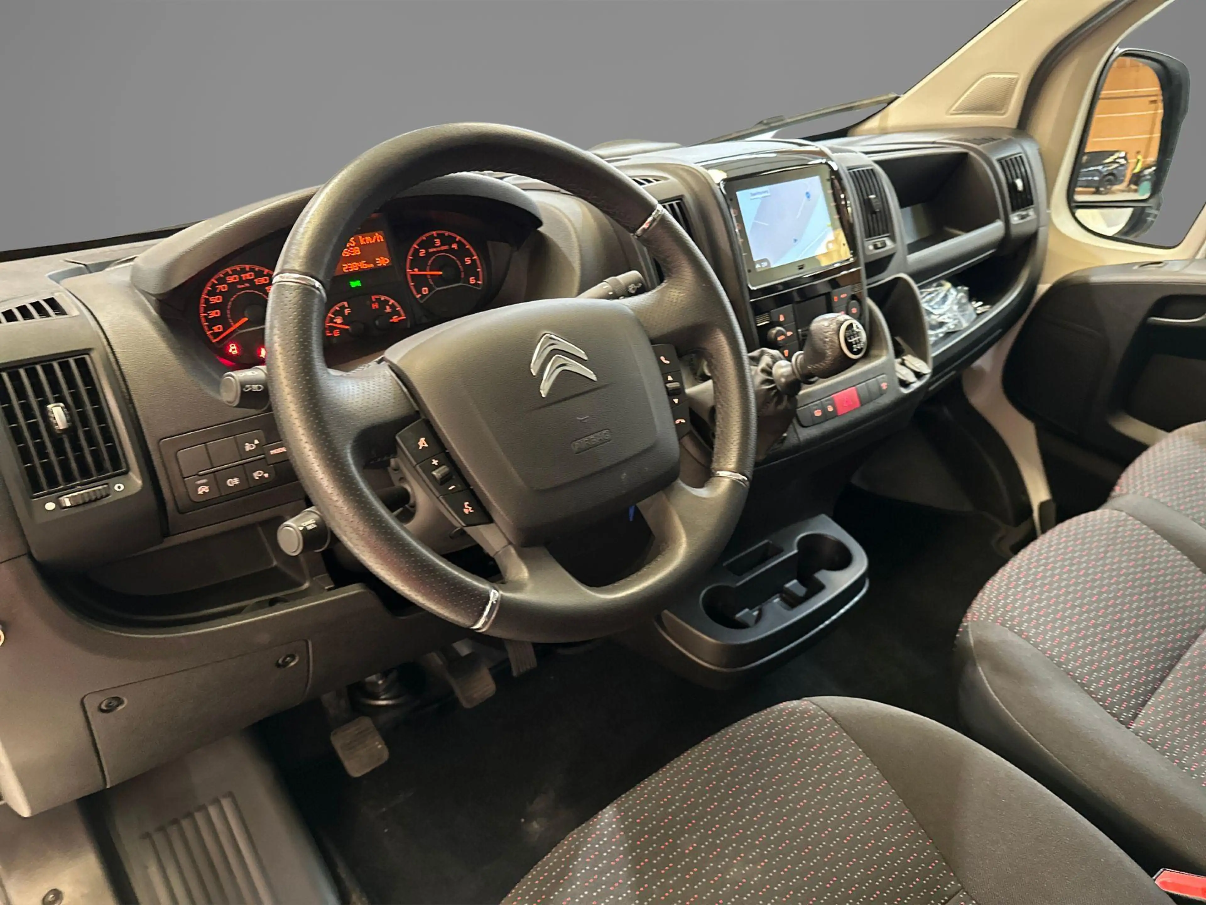 Citroen Jumper 2.2 BlueHDi 140 L2H2 3.3t — photo 11