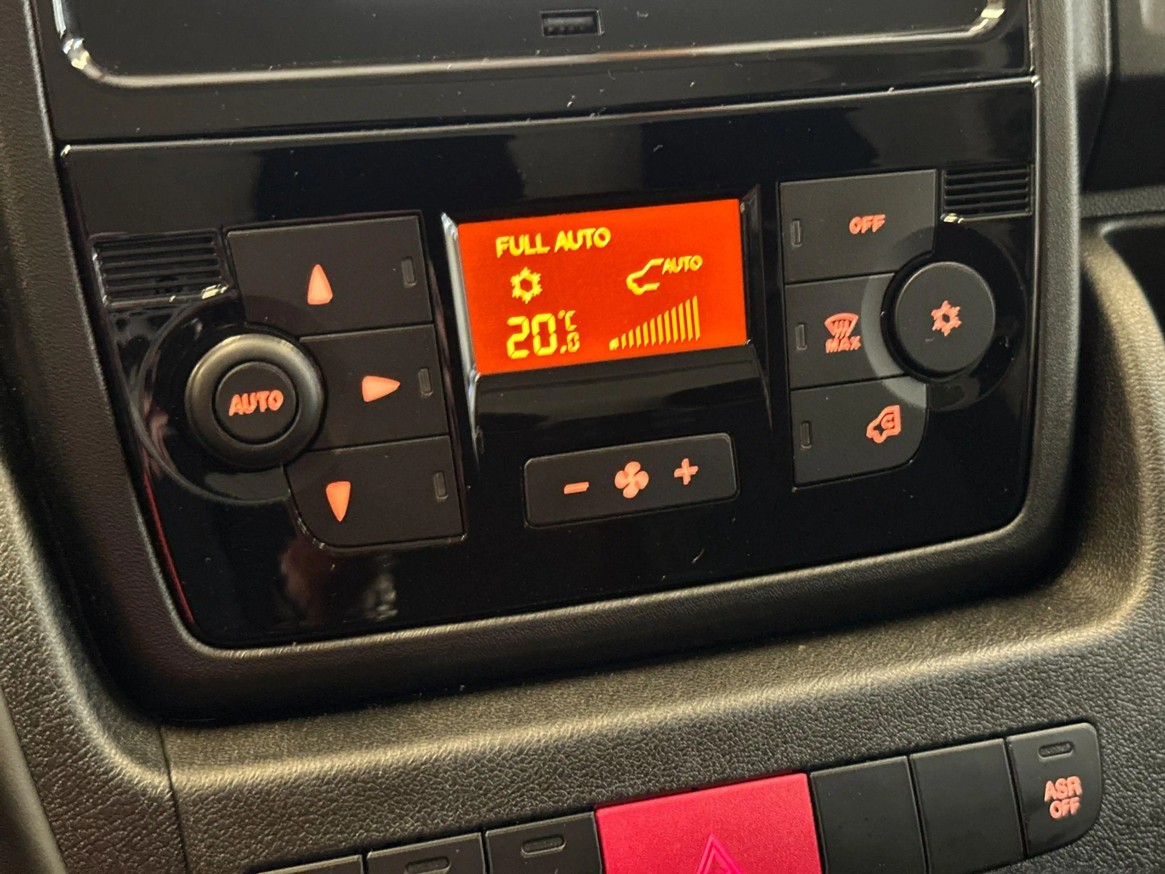 Citroen Jumper 2.2 BlueHDi 140 L2H2 3.3t — photo 15
