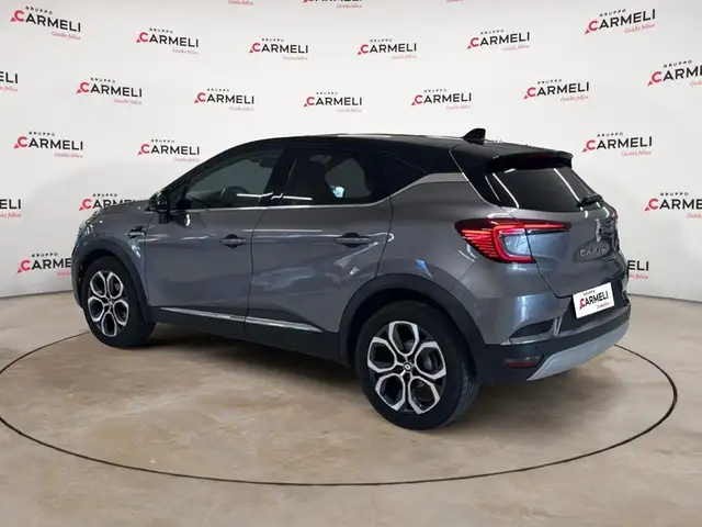 Renault Captur view 2