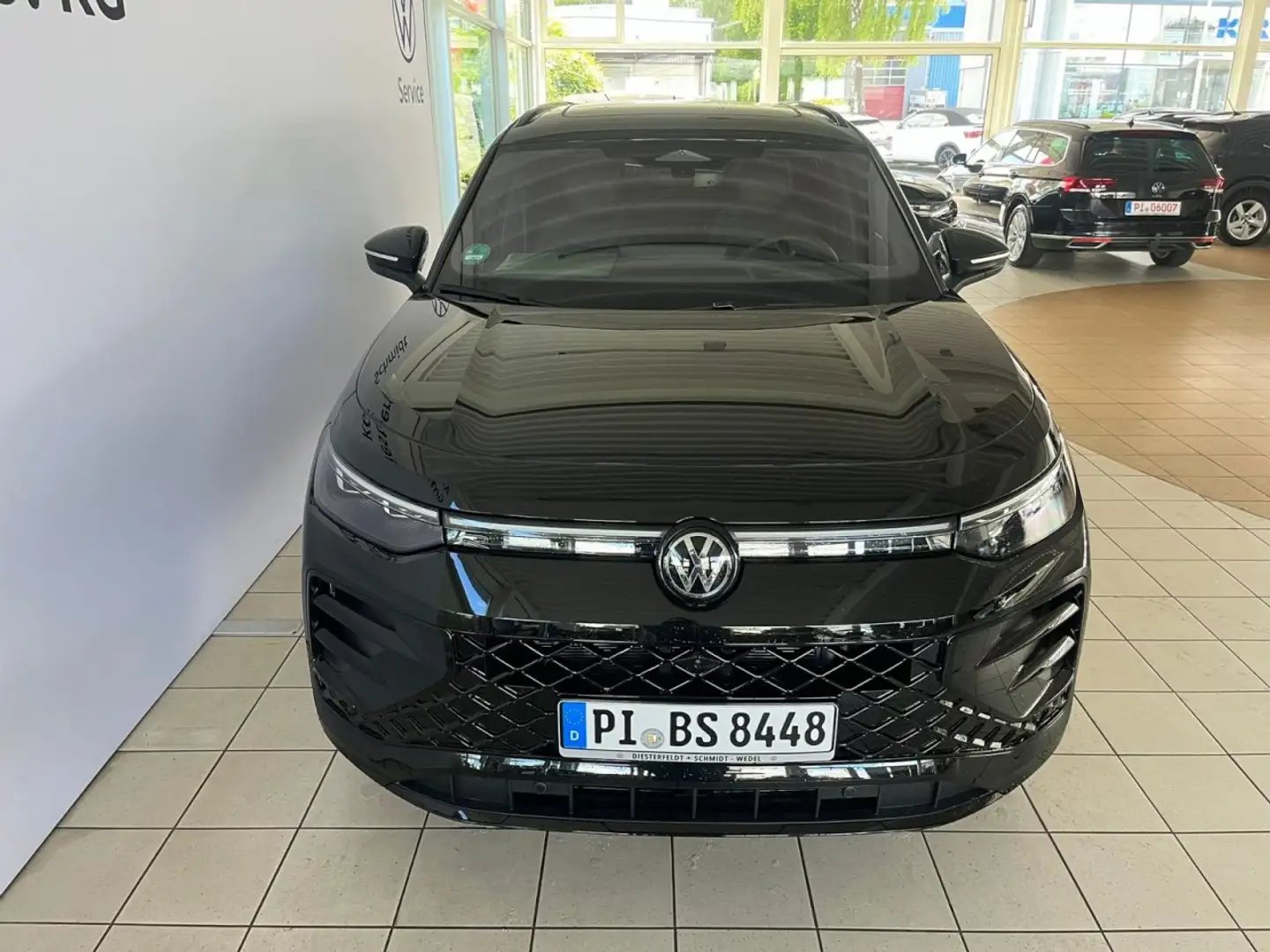 Volkswagen Tayron R-Line 2.0TDI 4M DSG AHK RFK Pano LED Klima Navi Zwart - 2