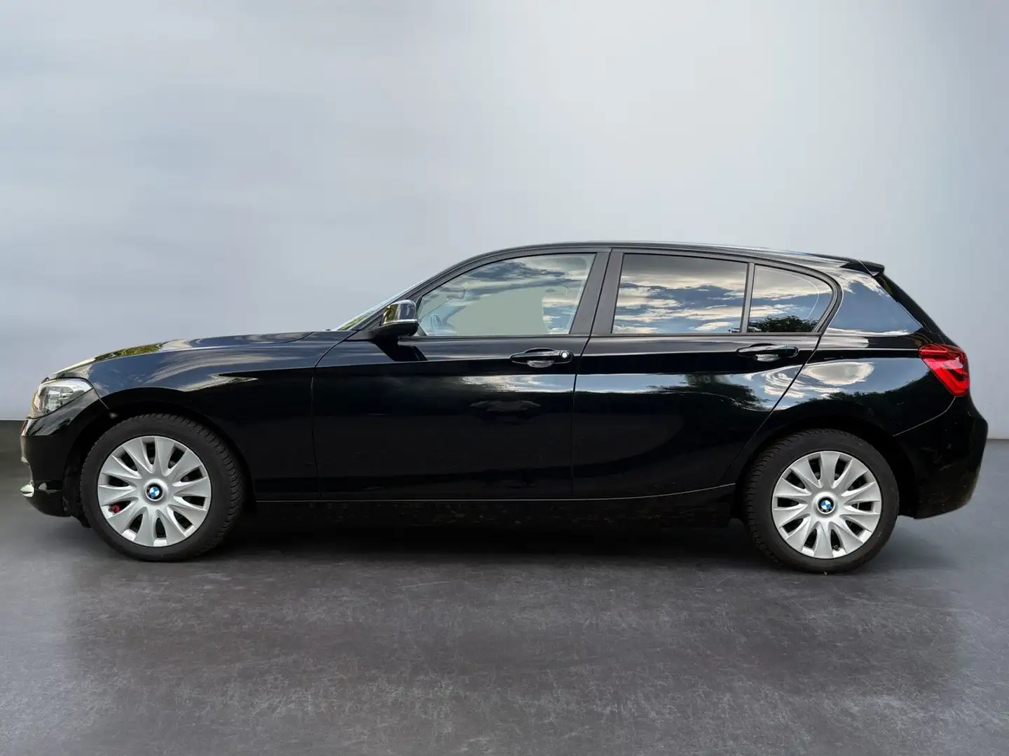 BMW 116 Baureihe 1 Lim. 5-trg. 116 i Advantage Noir - 2