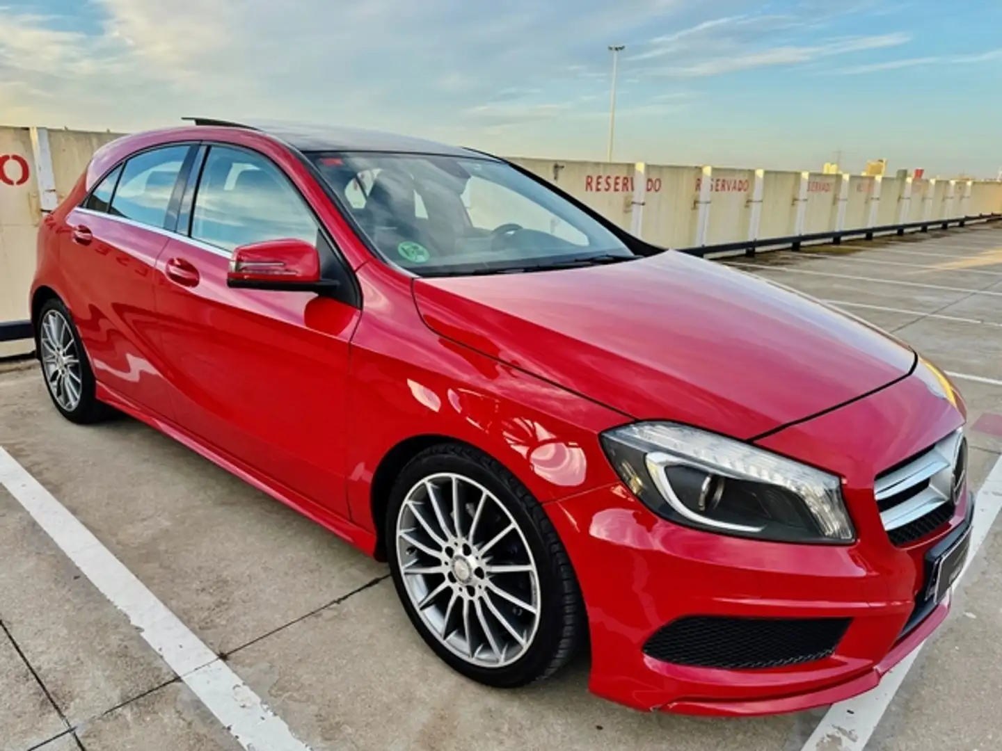 Mercedes-Benz A 200 BE AMG Line 7G-DCT Rojo - 1