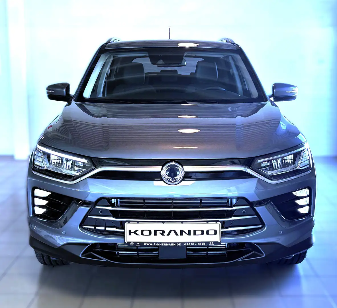 SsangYong Korando 1.5 MT Quartz 18 Zoll, NAVI, SITZHEIZUNG, TEMPOMAT Šedá - 2