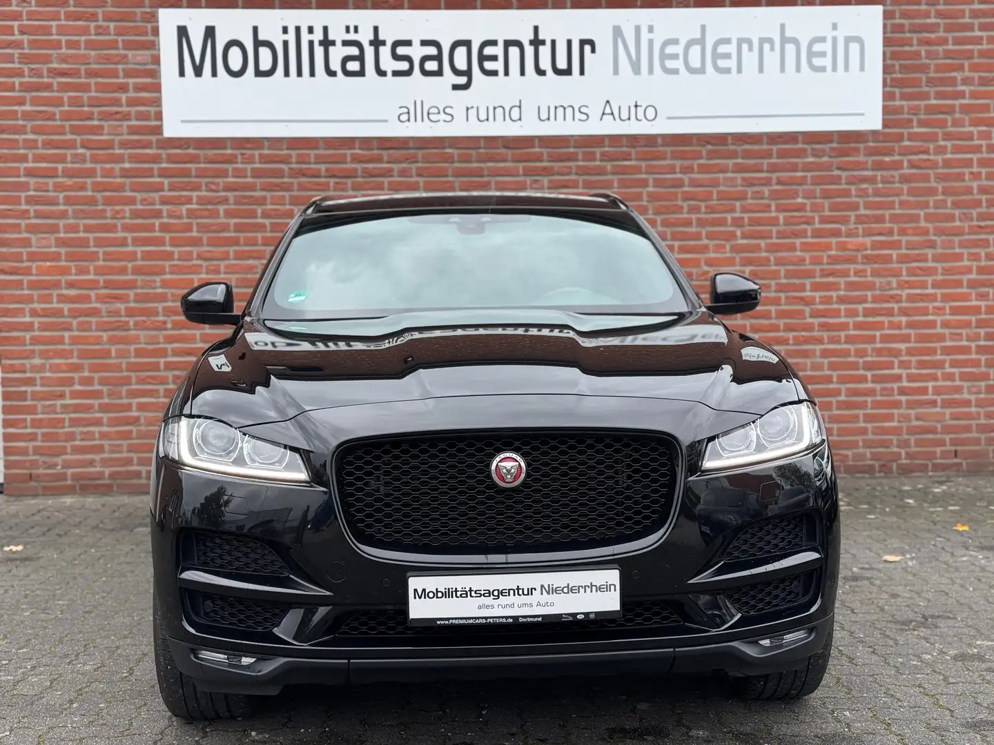 Jaguar F-Pace F-Pace 20d Automatik AWD *45.000km*Black Pack* Schwarz - 2