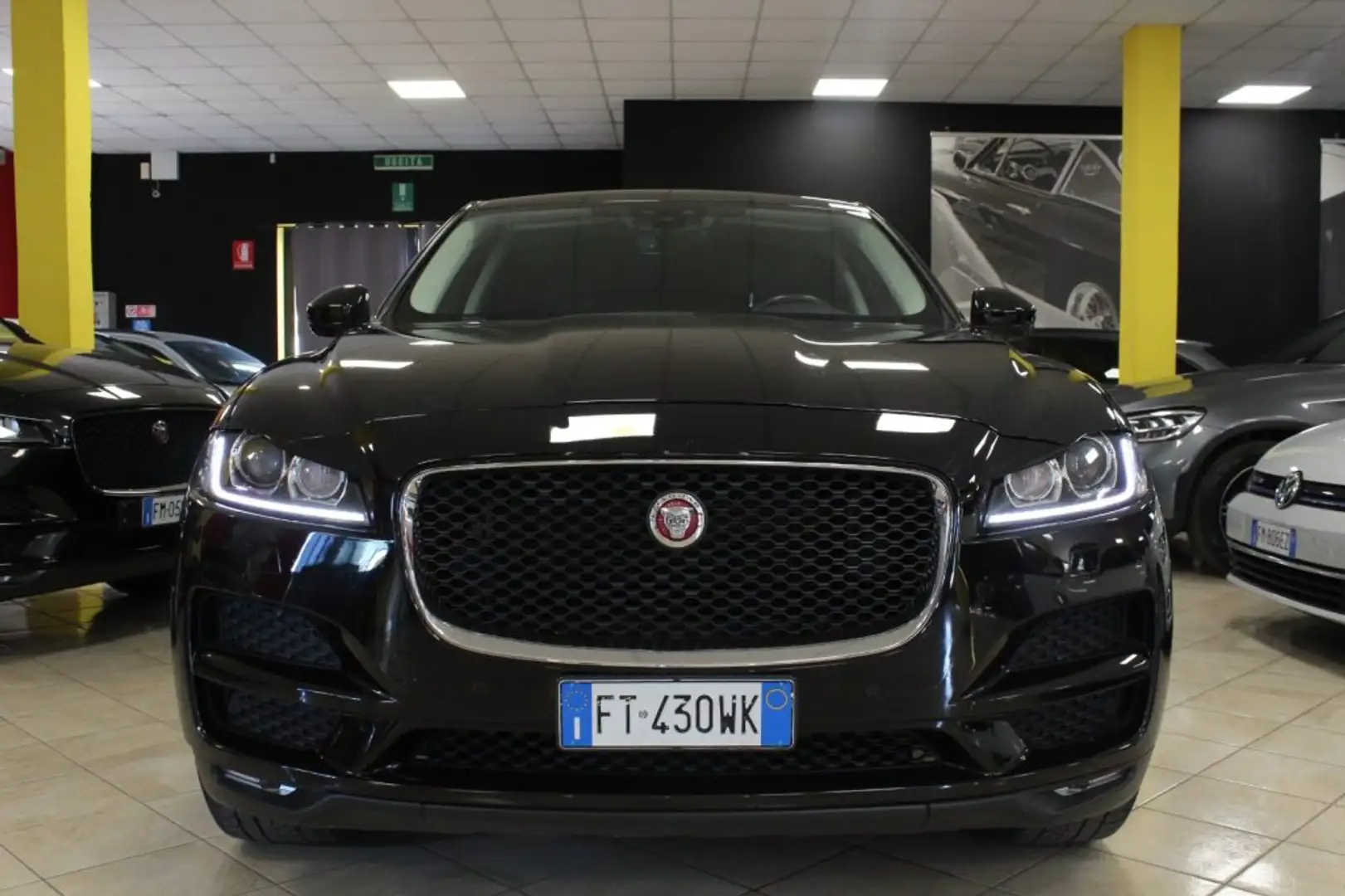 Jaguar F-Pace 2.0 D 180 CV "CATENA NUOVA !!!" Nero - 1