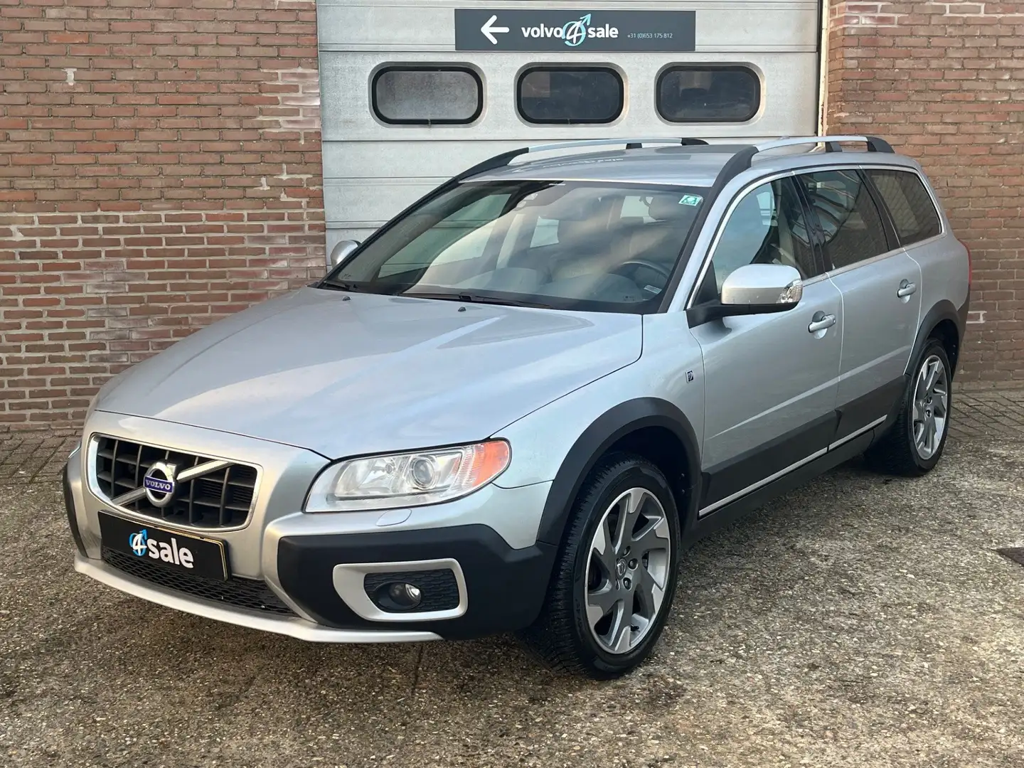 Volvo XC70 2.0 D4 5 cilinder Ocean Race Automaat leder 2013 Gris - 1