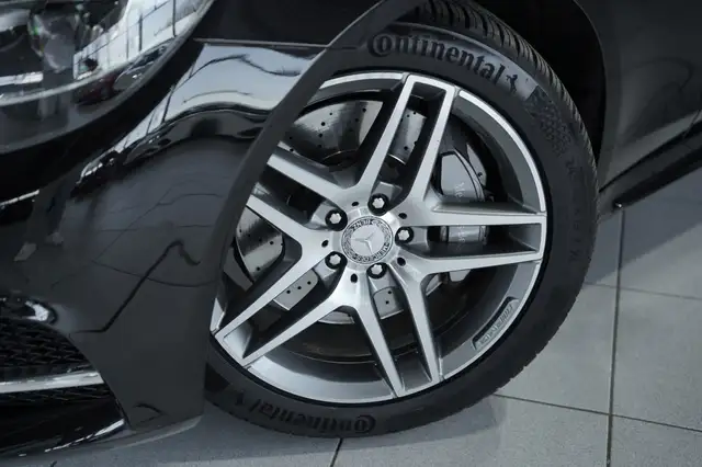 Mercedes-Benz S-Class view 2