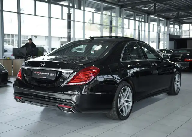 Mercedes-Benz S-Class view 7