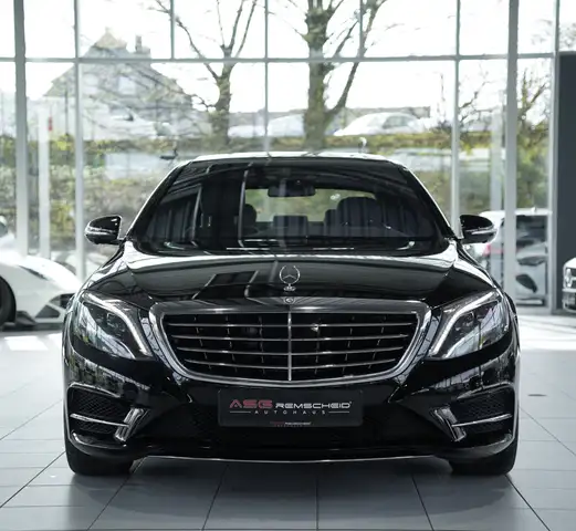 Mercedes-Benz S-Class view 3