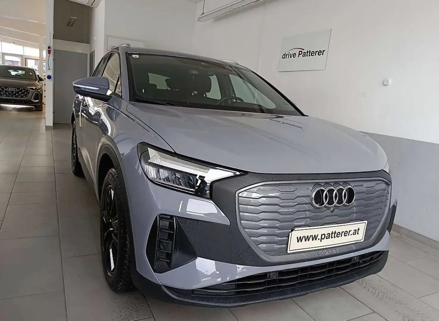 Audi Q4 e-tron 40 e-tron Grau - 1