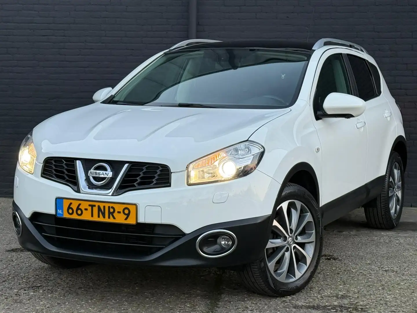 Nissan Qashqai 2.0 Tekna CAMERA | NAVI | LEDER | AUTOMAAT | PANO Weiß - 1