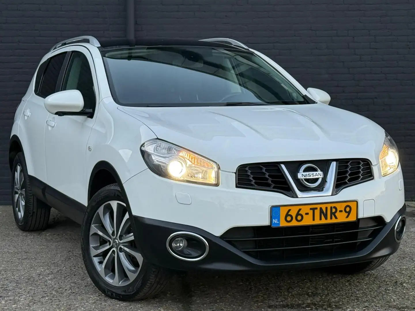 Nissan Qashqai 2.0 Tekna CAMERA | NAVI | LEDER | AUTOMAAT | PANO Weiß - 2