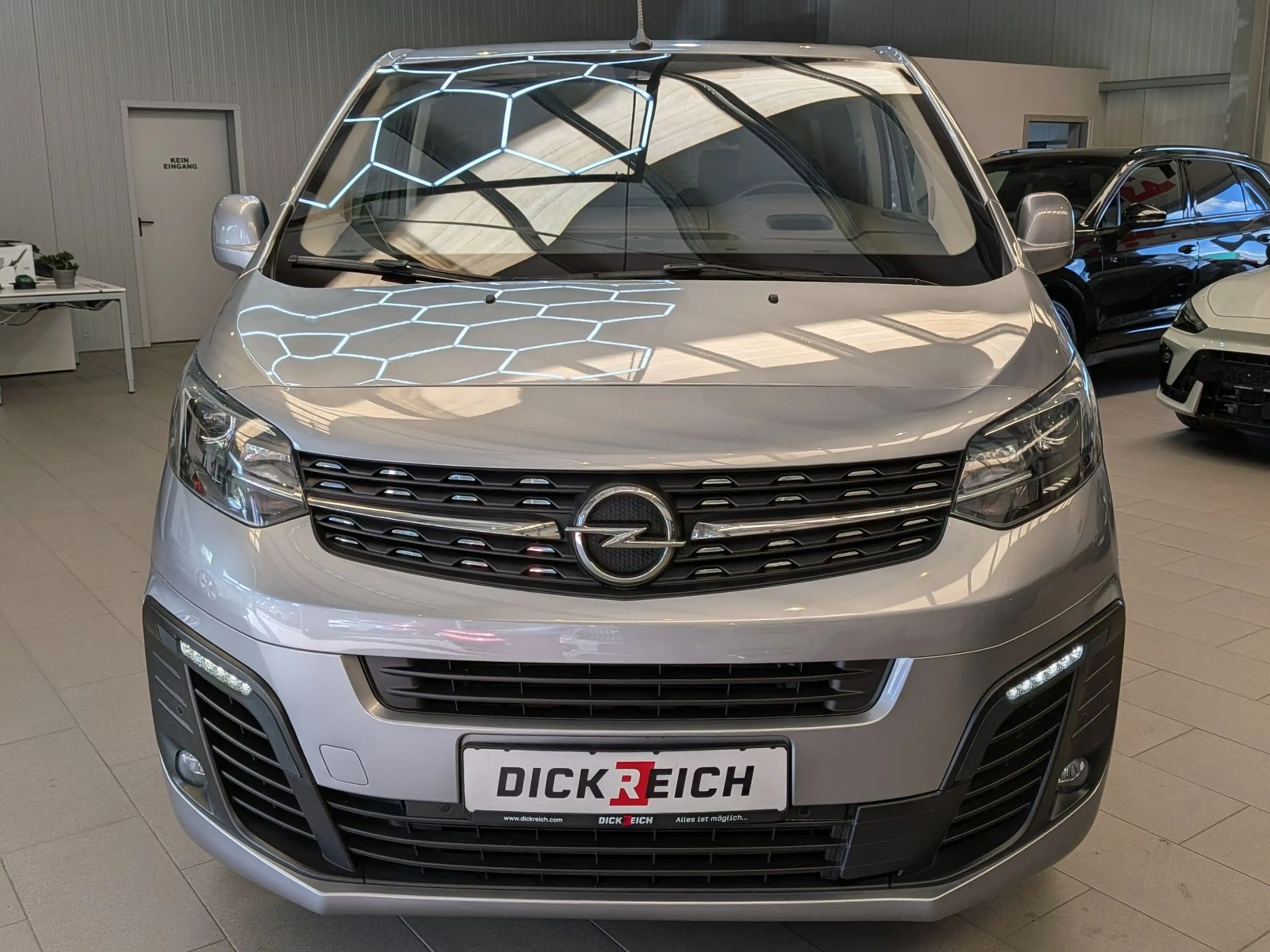 Opel Zafira M L2 Tourer STANDHZG*CAM*LEDER*AHK*6-SITZ — photo 9