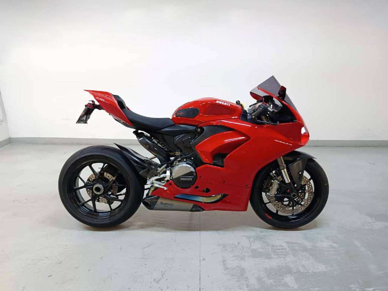 Ducati Panigale V2 Red