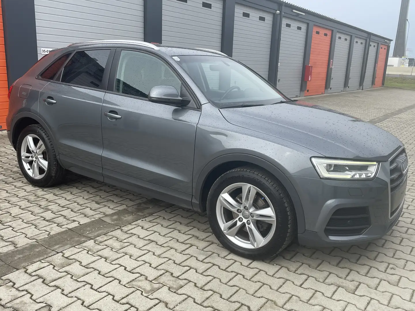 Audi Q3 Q3 2,0 TD quattro S-tronic Design Grau - 2