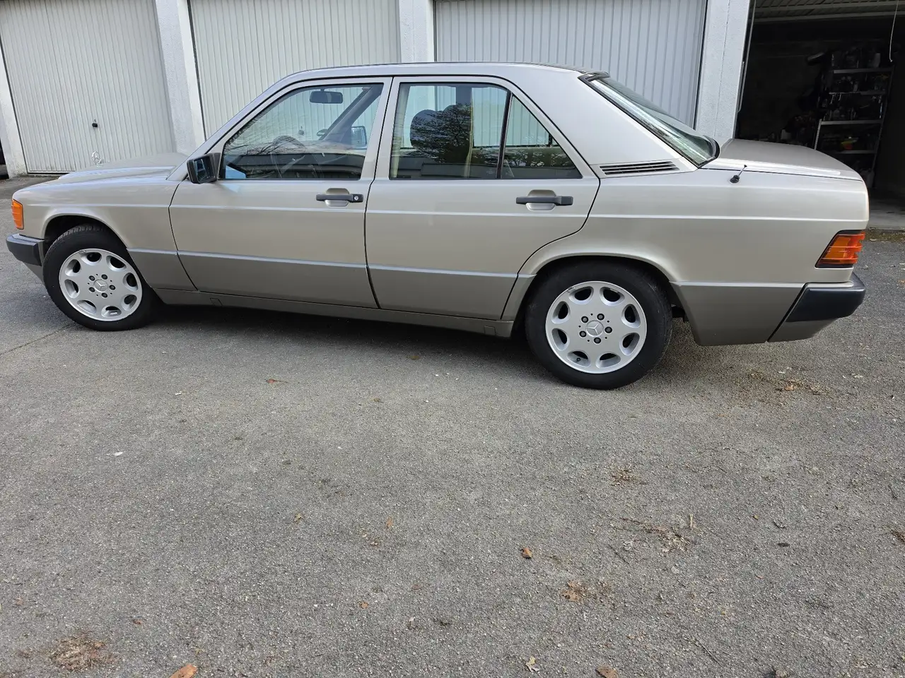 Mercedes-Benz 190 E, foto 3