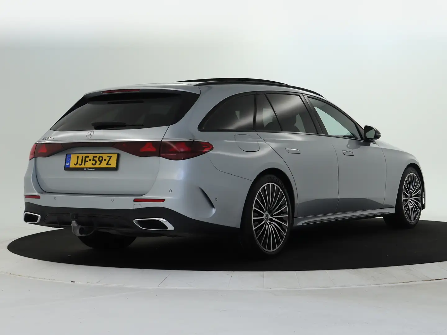 Mercedes-Benz E 300 Estate e Plug-In Hybride AMG Nightpakket | Panoram Silber - 2