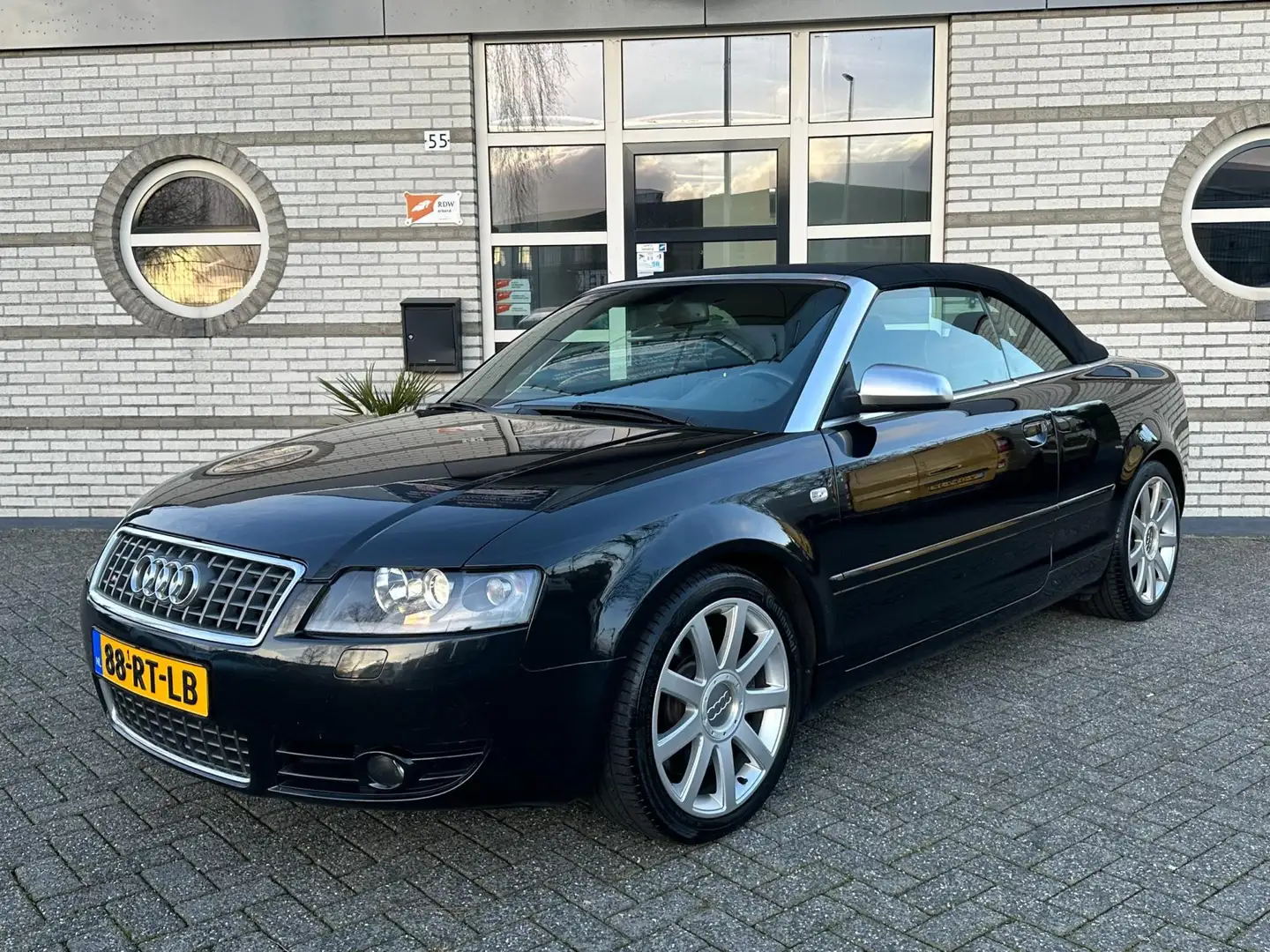 Audi S4 Cabriolet 4.2 V8 quattro "Leder,Navi,Cruise" Чорний - 2