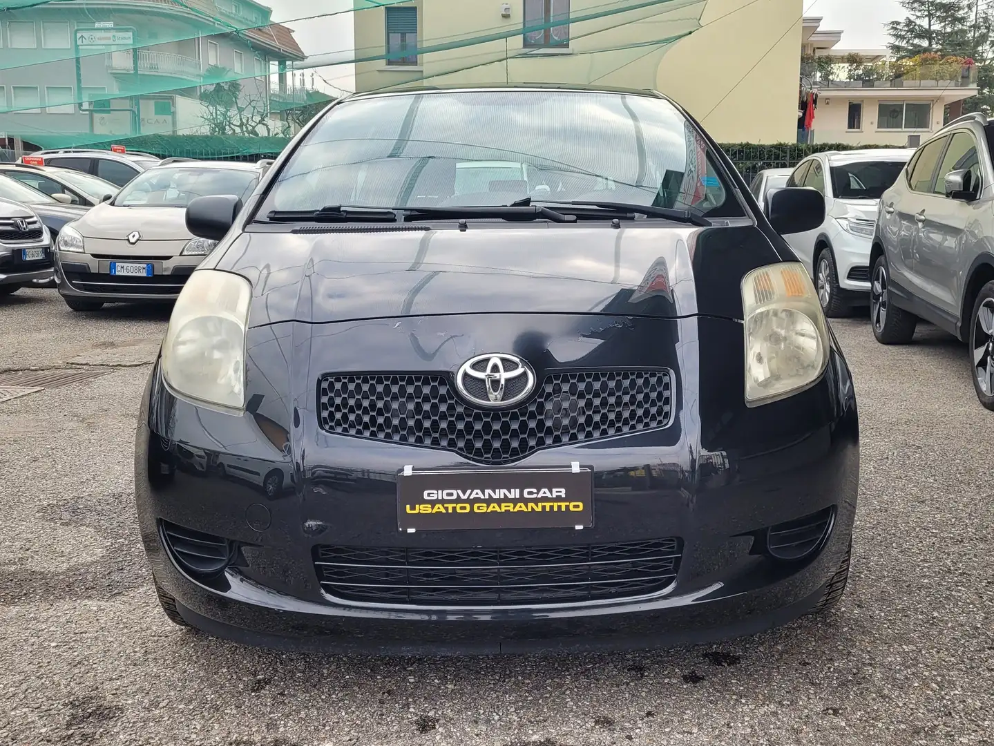 Toyota Yaris Yaris 5p 1.0 Zwart - 1