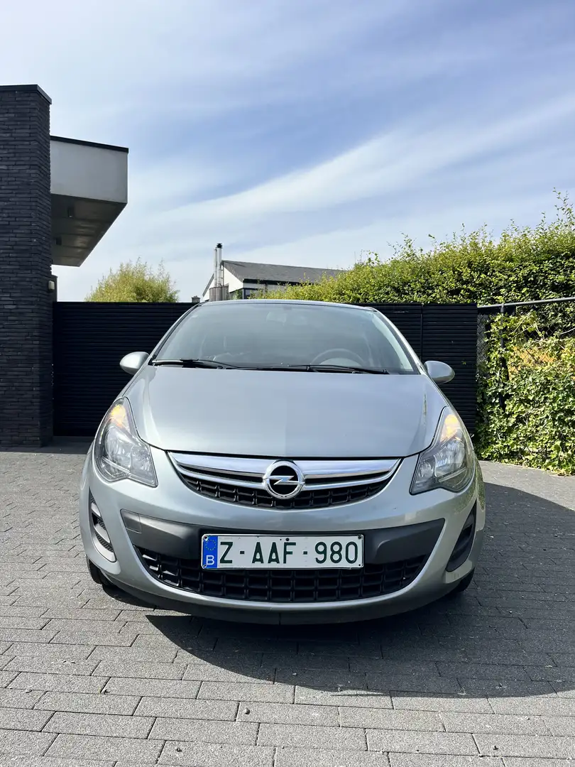Opel Corsa Gris - 1
