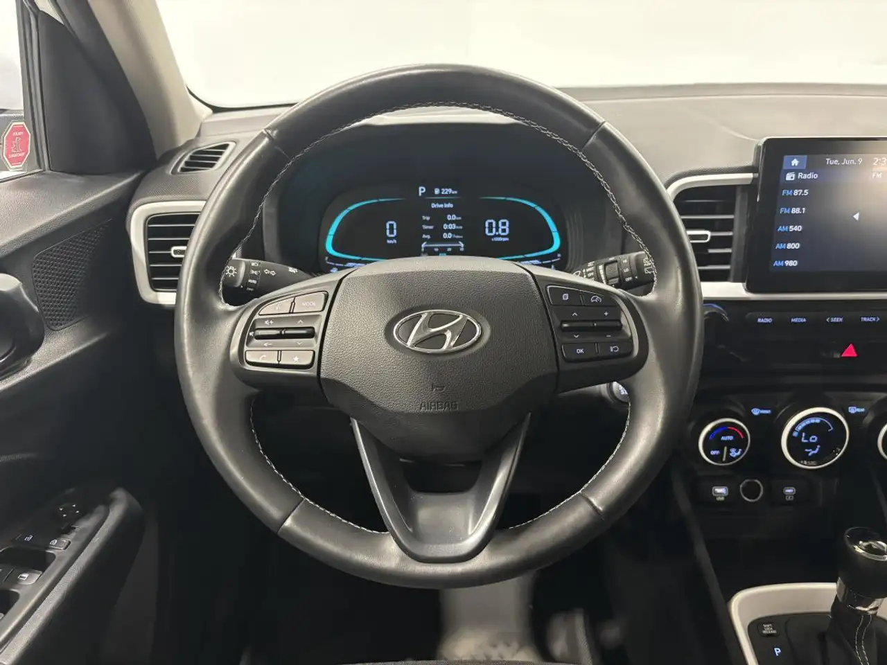 Hyundai Venue снимка Hyundai Venue