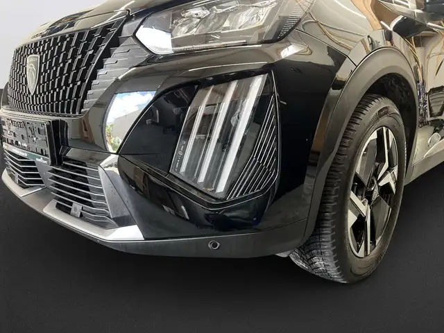 Peugeot 2008 view 11
