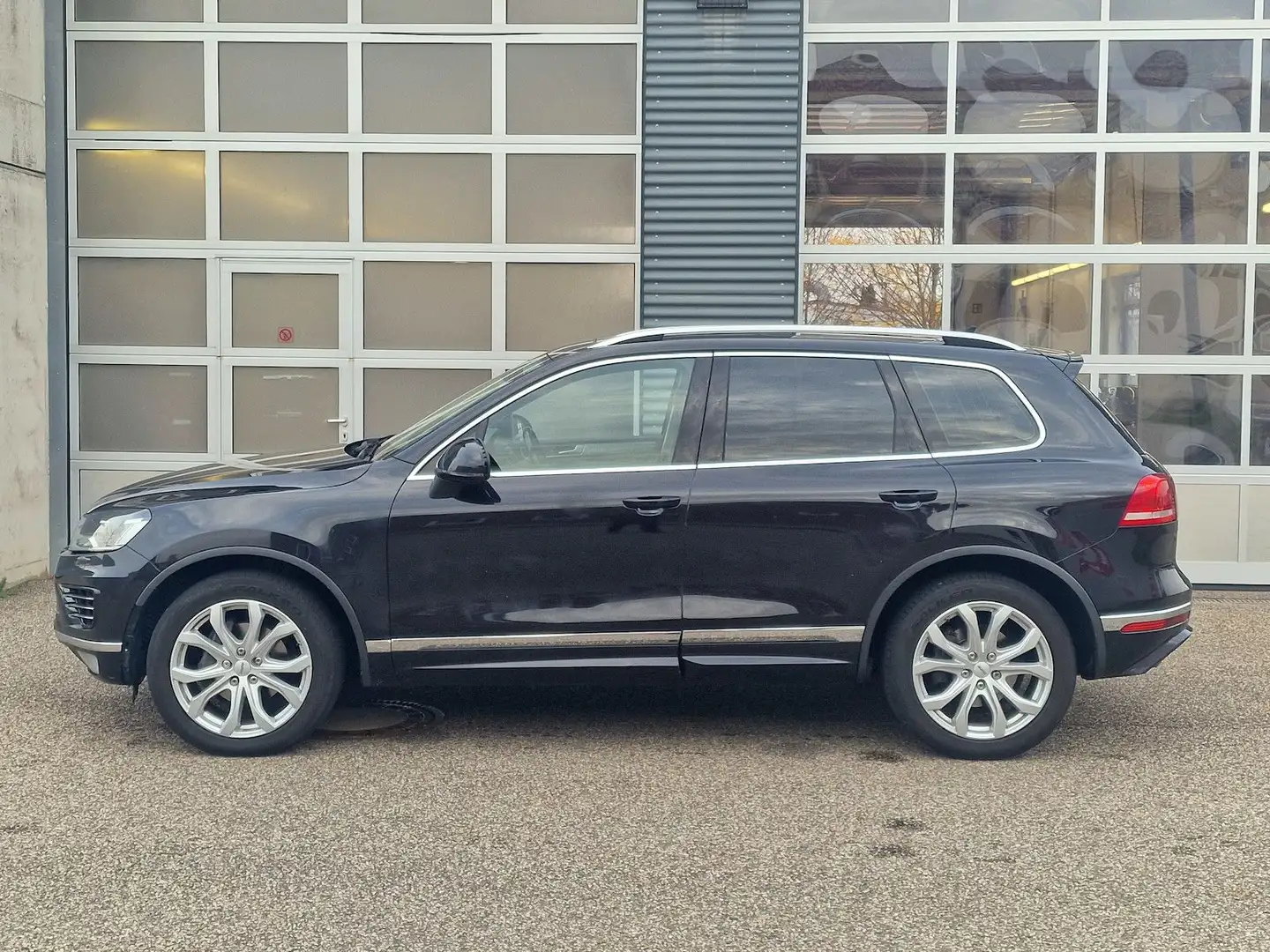 Volkswagen Touareg V6 TDI R-Line NAVI Luftfederung AHK Nero - 2