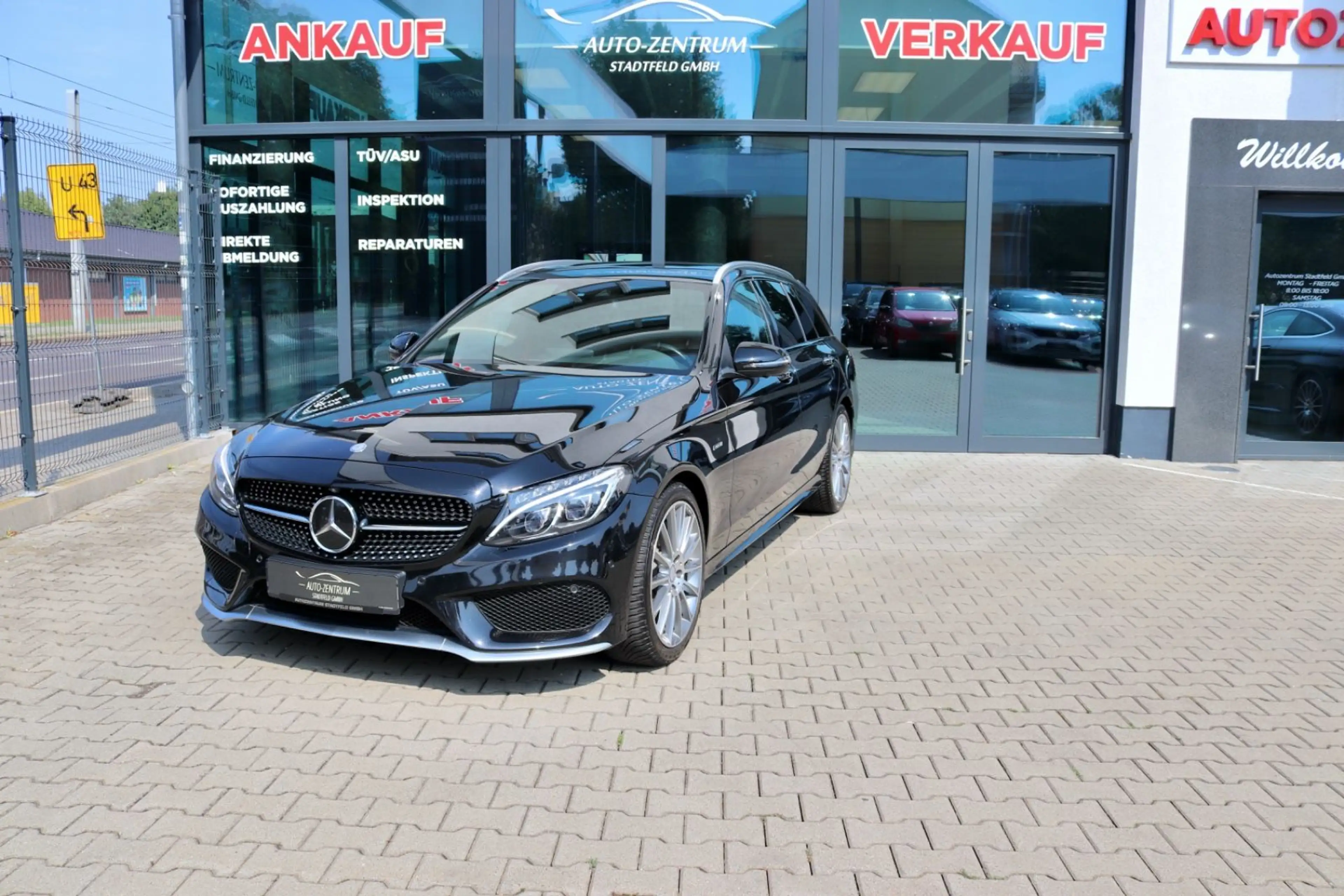 Mercedes-Benz C 43 AMG C450 AMG 4M HuD Pano 360° Burmester Standhz — photo 3