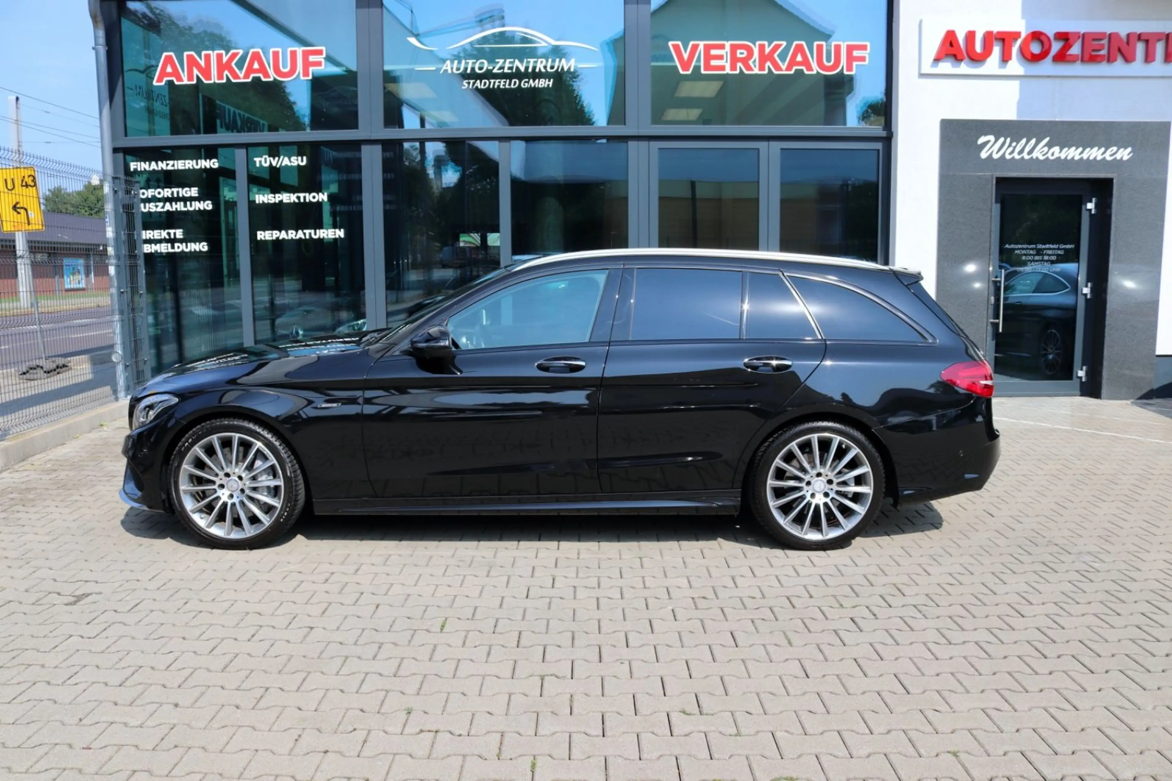 Mercedes-Benz C 43 AMG C450 AMG 4M HuD Pano 360° Burmester Standhz — photo 4