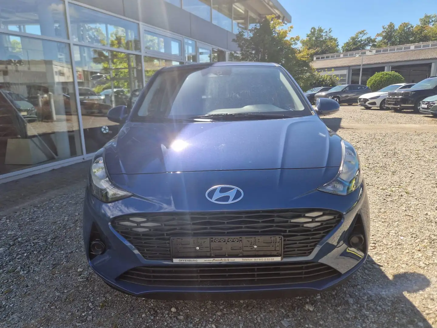 Hyundai i10 1.0 Trend 63PS Automatik Bleu - 2