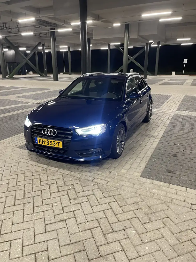 Audi A3 1.6 TDI Ambition Blauw - 1
